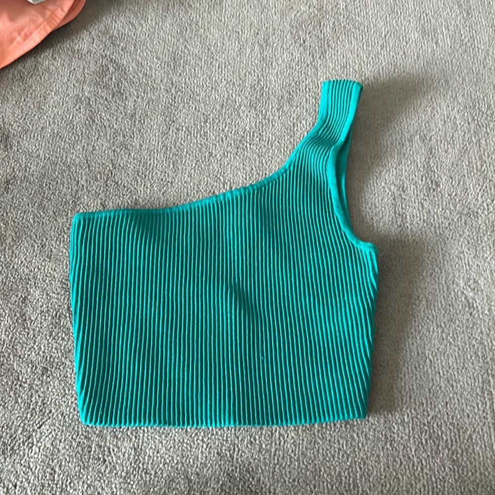 Aritzia Babaton one shoulder tank top size XS